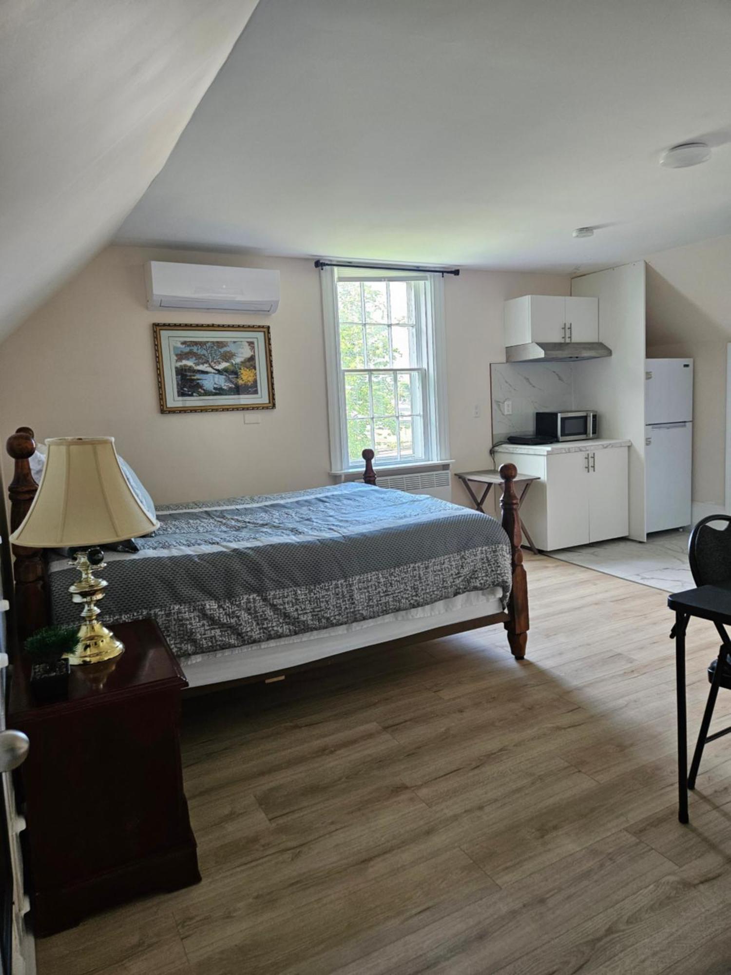 Sunflower Guest Suites Саммерсайд Экстерьер фото